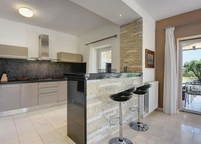 Vila Near Rovinj With Pool And Sea Views Rovinjsko Selo