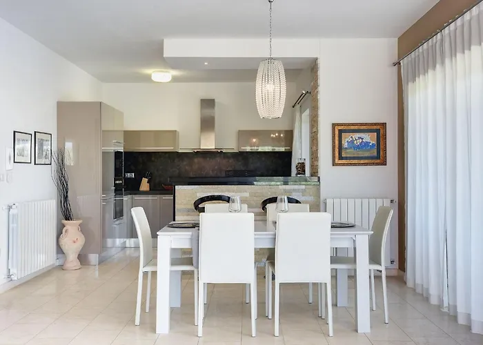 Near Rovinj With Pool And Sea Views Vila Rovinjsko Selo