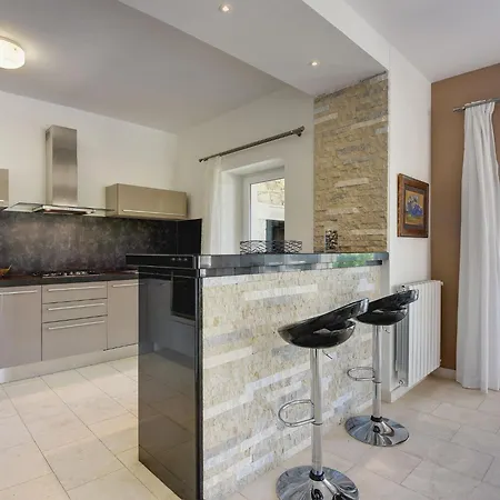Villa Stunning In With Private Pool Rovinjsko Selo